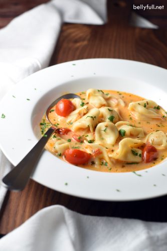 15-Minute Tomato and Tortellini Soup